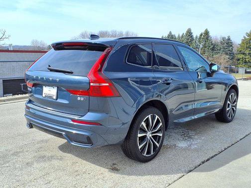 2025 Volvo XC60 B5 Plus
