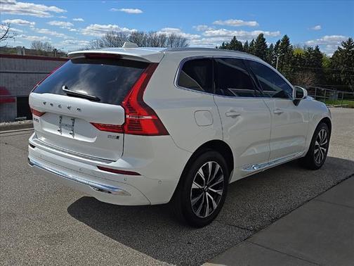 2023 Volvo XC60 B5 Plus Bright Theme