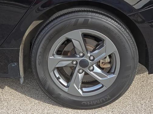 2022 Kia K5 LXS