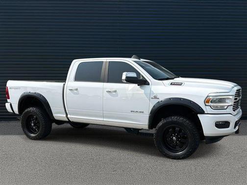 2019 RAM 2500 Laramie Crew Cab 4x4 6'4' Box