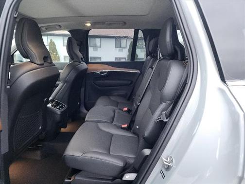 2025 Volvo XC90 B6 Plus 7-Seater