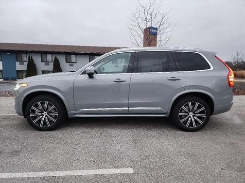 2025 Volvo XC90 B6 Plus 7-Seater