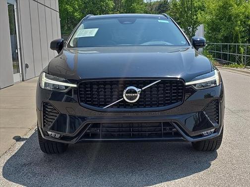 2025 Volvo XC60 B5 Ultra