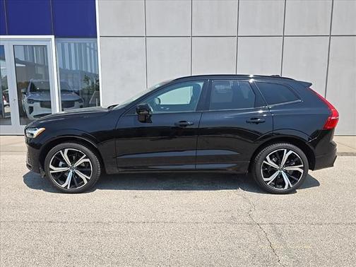 2025 Volvo XC60 B5 Ultra