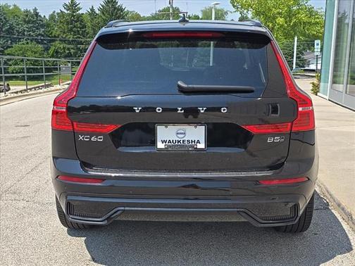 2025 Volvo XC60 B5 Ultra