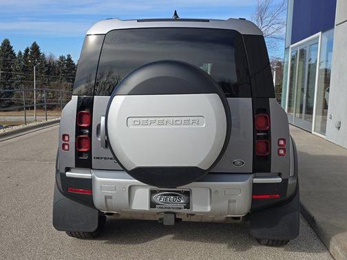 2023 Land Rover Defender 110 SE