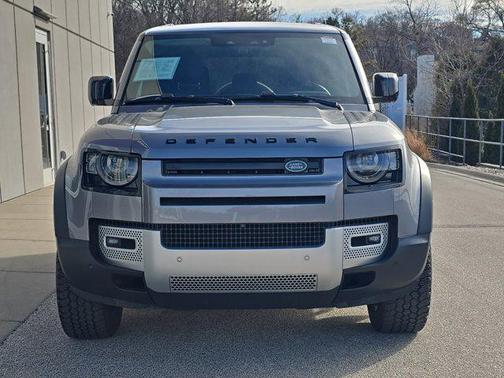 2023 Land Rover Defender 110 SE