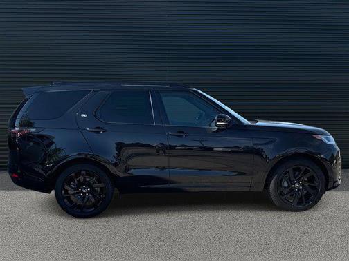 2025 Land Rover Discovery P300 Dynamic SE