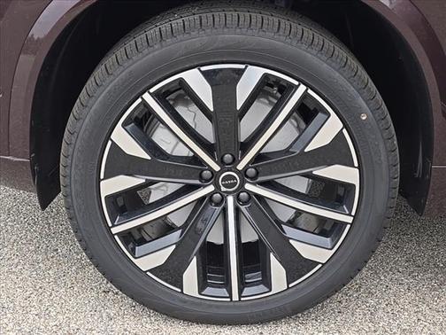 2025 Volvo XC90 B6 Ultra