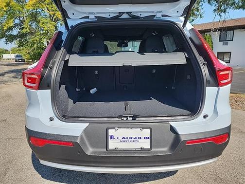 2024 Volvo XC40 B5 Ultimate Bright Theme