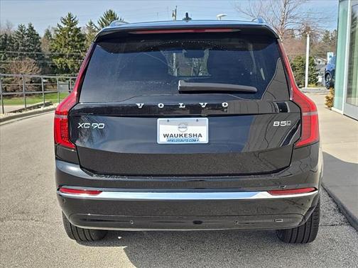 2025 Volvo XC90 B5 Plus 6-Seater