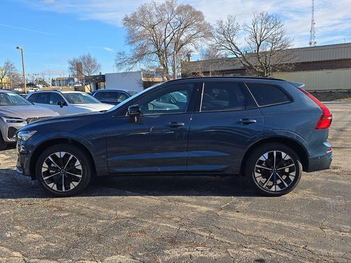 Denim Blue Metallic 2026 Volvo XC60 B5 Plus