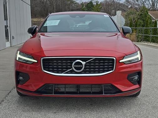 2019 Volvo S60 T5 R-Design
