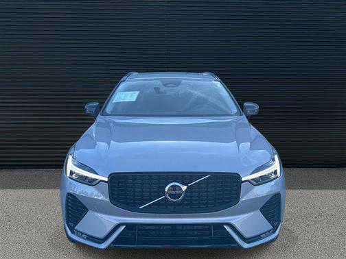 2024 Volvo XC60 B5 Core Dark Theme