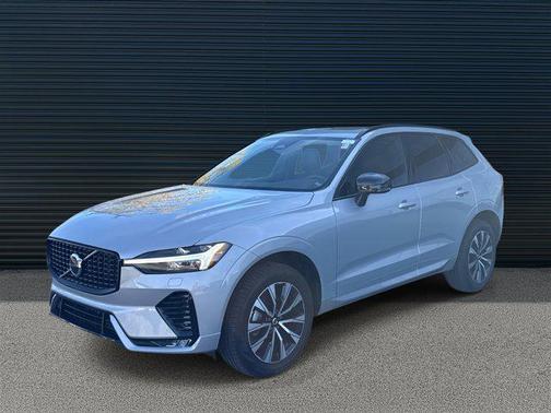 2024 Volvo XC60 B5 Core Dark Theme