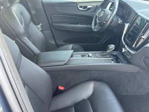 2018 Volvo XC60 T5 Momentum
