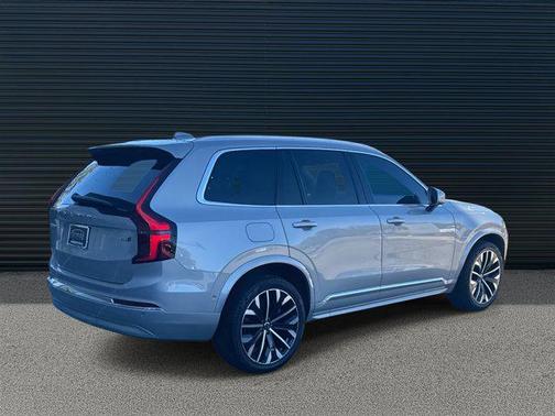 2025 Volvo XC90 B6 Plus 7-Seater