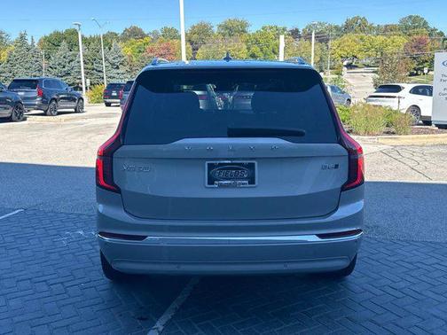 2025 Volvo XC90 B6 Plus 7-Seater