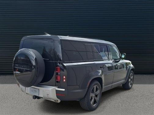 2025 Land Rover Defender 130 P300 S