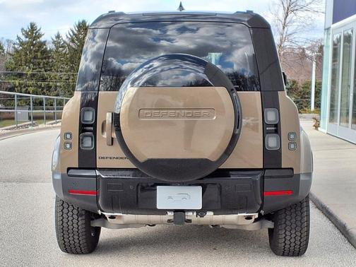 Gondwana 2026 Land Rover Defender P300 S