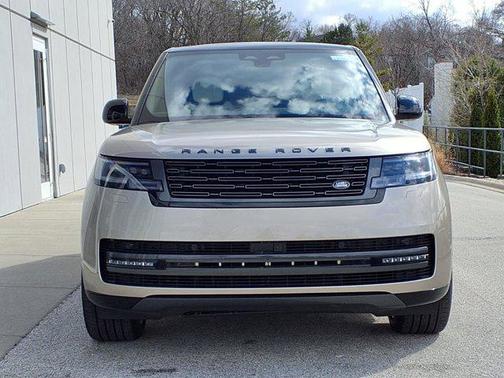 Batumi 2026 Land Rover Range Rover P400 SE 7 Seat