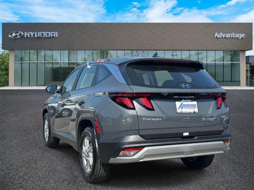 2025 Hyundai TUCSON SE