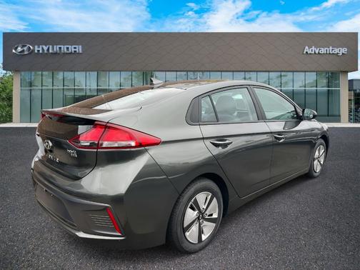 2022 Hyundai IONIQ Hybrid Blue