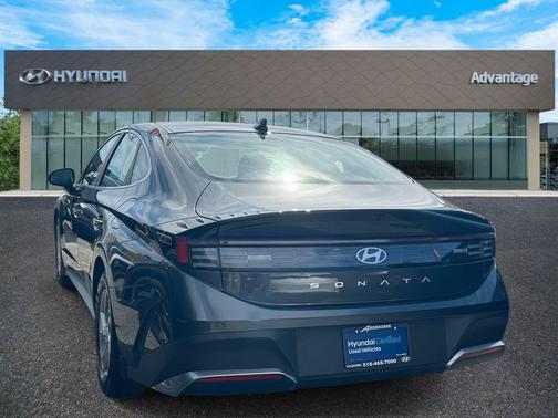 2025 Hyundai SONATA SE