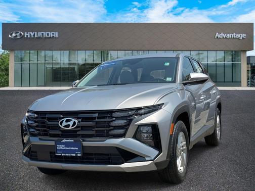 2025 Hyundai TUCSON SE