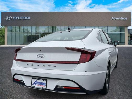 2023 Hyundai SONATA SE
