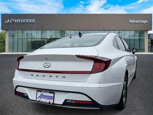 2023 Hyundai SONATA SE