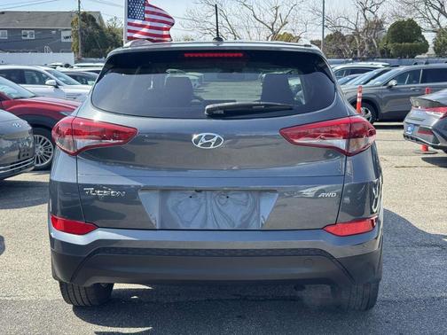 2017 Hyundai TUCSON SE