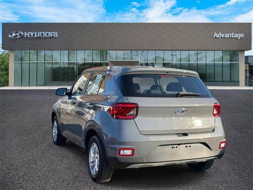2023 Hyundai VENUE SE