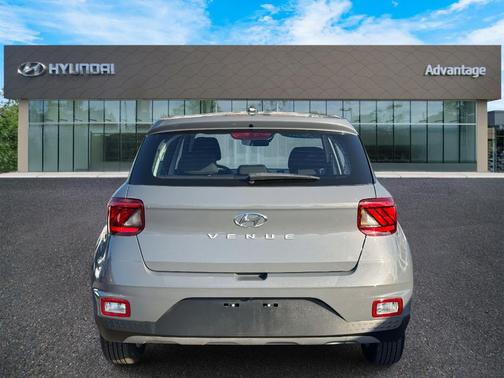 2023 Hyundai VENUE SE