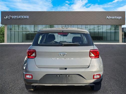 2023 Hyundai VENUE SE