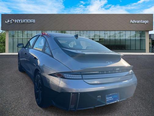 2025 Hyundai IONIQ 6 SEL