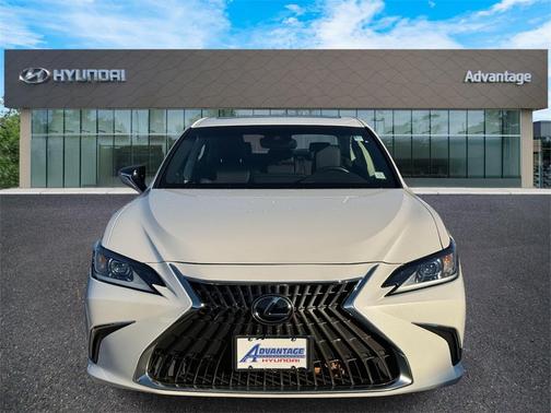 2022 Lexus ES 350 Base