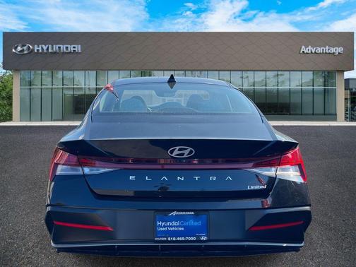 2025 Hyundai ELANTRA Limited