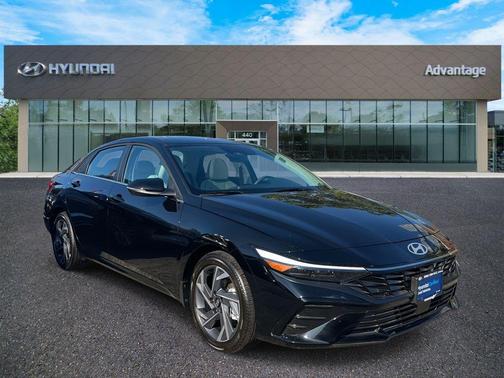 2025 Hyundai ELANTRA Limited