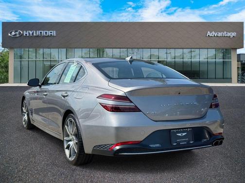 2022 Genesis G70 2.0T