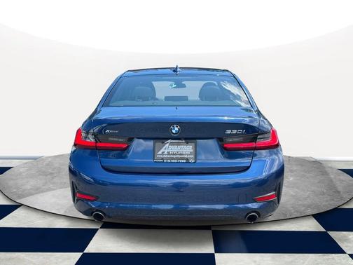 2022 BMW 330 i xDrive