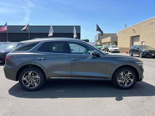 2023 Genesis GV70 2.5T