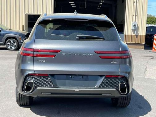 2023 Genesis GV70 2.5T