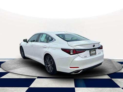 2022 Lexus ES 350 Base