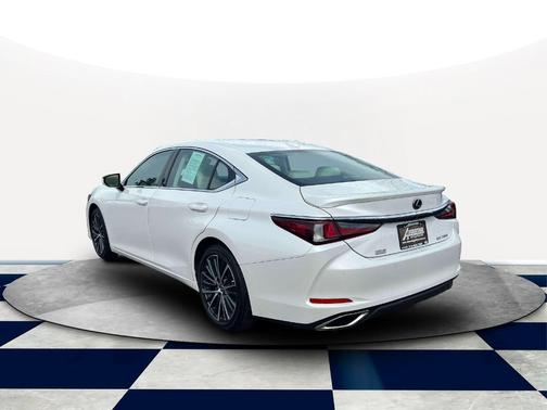 2022 Lexus ES 350 Base