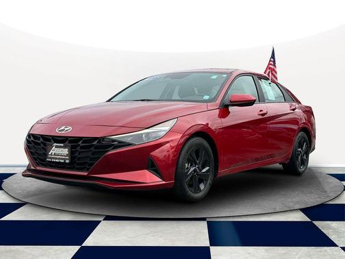 2022 Hyundai ELANTRA SEL