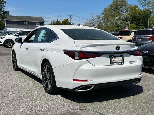 2022 Lexus ES 350 Base