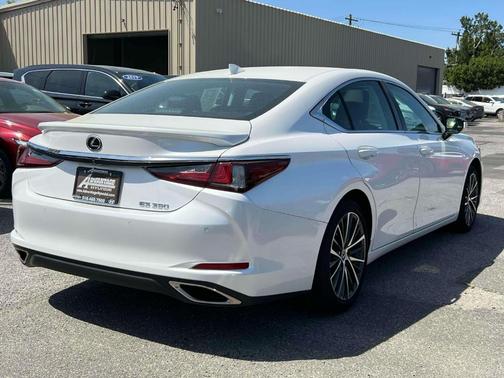 2022 Lexus ES 350 Base