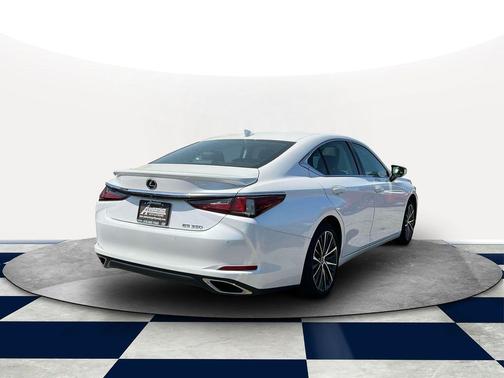 2022 Lexus ES 350 Base