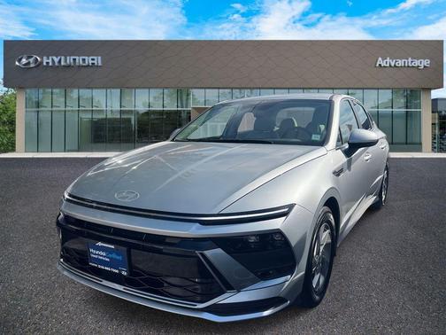 2025 Hyundai SONATA SE